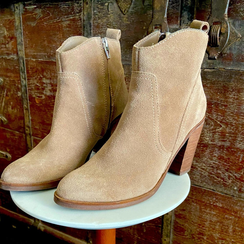 Dolce vita boots (size 7)